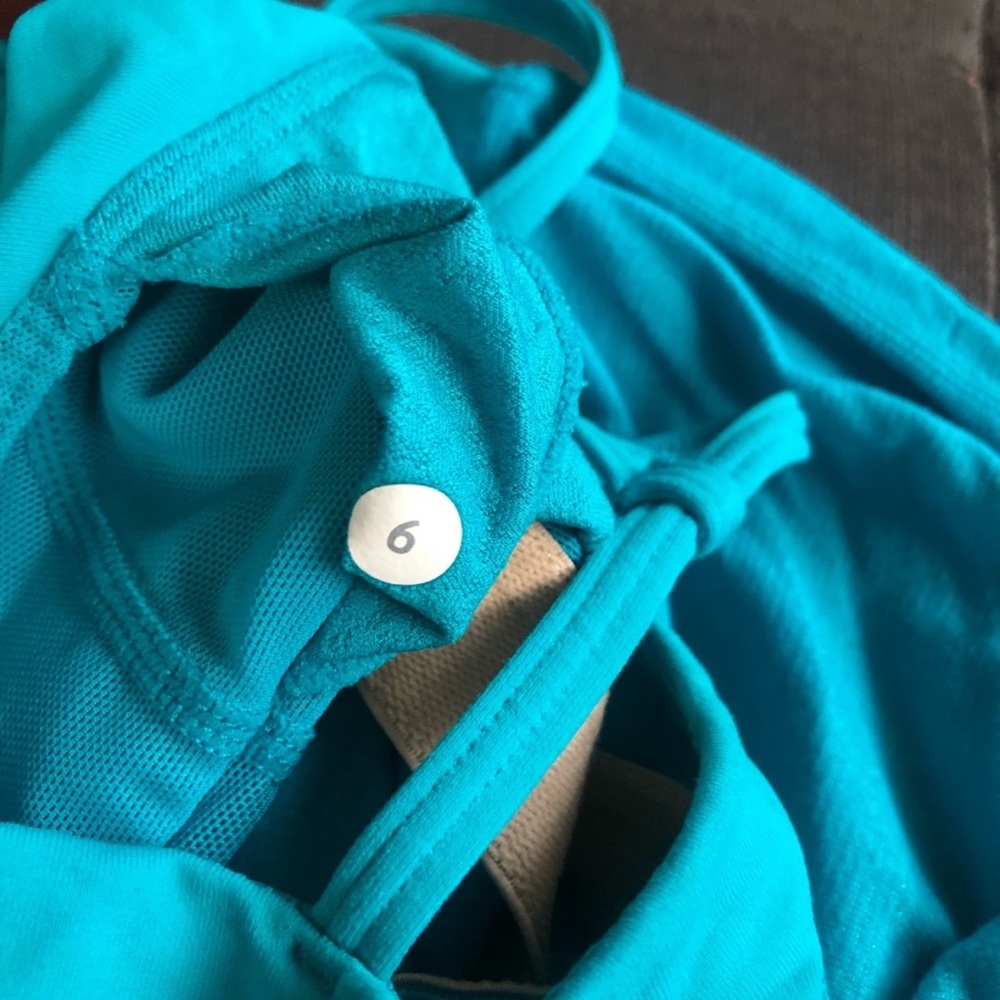 Bundle Lululemon Tank Top - Picture 7 of 8